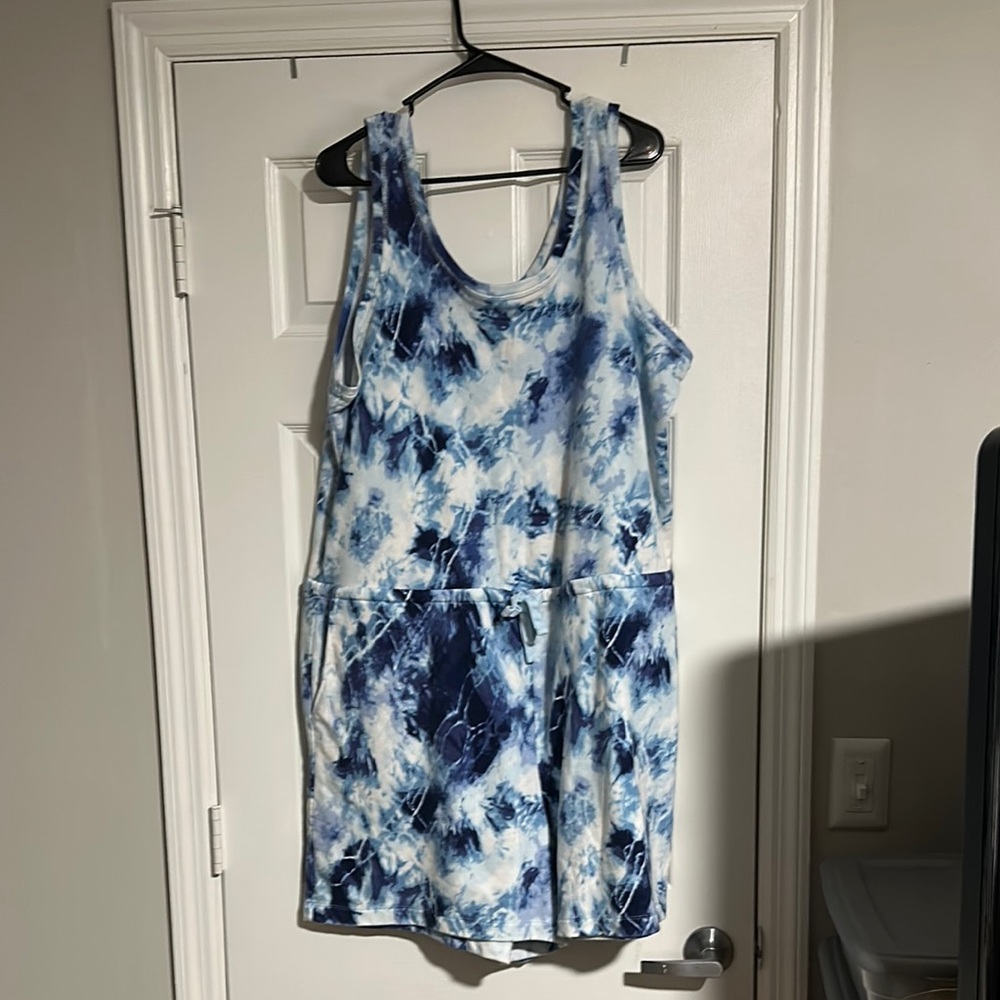 Old Navy Blue and White Tie-Dye Shorts Romper w/pockets
